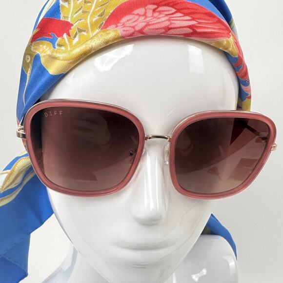 DIFF NWOT Pink & Gold Genevive Oversized Sunglasses With Case - Picture 1 of 15